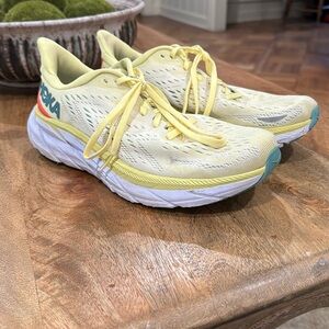 Hoka Clifton size 8 yellow pear/sweet corn